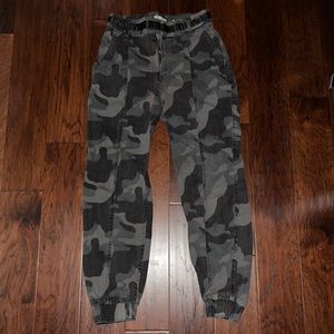 Hollister Ultra High Rise Camo Pants